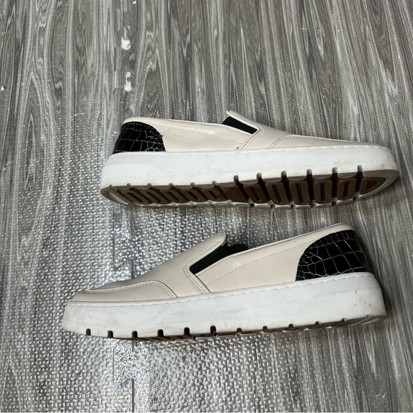 Vionic | Abyss Dinora Leather Sneaker - Picture 2 of 7